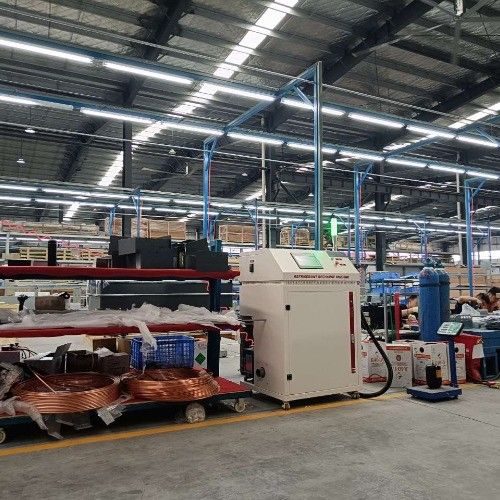 380V 50HZ Industrial R32 R410A CM8600 Gas Filling Station R32 R410A Auto Refrigerant Charging Machine
